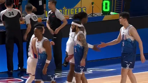 kaiyun-CBA常规赛：齐麟25分&amp;amp;林庭谦22分，新疆106-101战胜天津